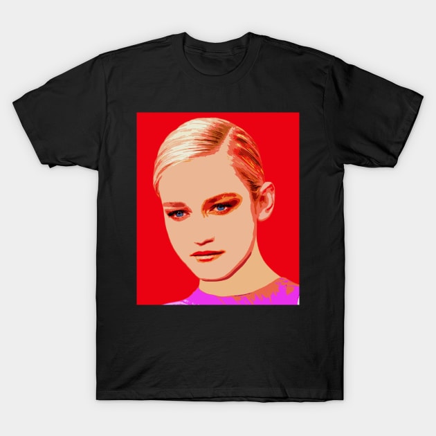 julia garner T-Shirt by oryan80